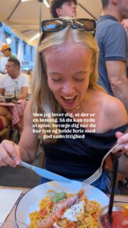 Der er en løsning. 
Men den kræver, at du er villig til at arbejde med dig selv, dine vaner, det du tror du ved om sundhed, muskler, god form og mad. 

For gennem hele dit liv, har du fået fortalt hvordan man skal se ud, hvad du må spise, hvad der er usundt, og i det hele taget hvad en kvinde skal, bør, må og kan når det kommer til sundhed, træning og spisevaner… 

Og det er skide svært at lave om på de tankemønstre der følger med! 😅 

Men det betyder ikke, at du skal finde dig i have det middelmådigt med din krop, træning og mad. 

Du kan ændre det. 
Og jeg vil gerne hjælpe dig på vej. 
Første skridt er at trykke følg. 
Næste skridt er små ændringer i din hverdag, og en opmærksomhed på dine tanker og rutiner. 

Håber vi ses 🫶🏼 
/ Lise 

#personligtræner #sundhed #bevægelsesglæde #træningsinspiration #mentalsundhed