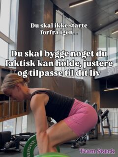 Du behøver ikke endnu en instagram workout
Du har brug for en plan, et fællesskab og nogen, der hjælper dig med at blive ved.
Det er præcis det, Team Stærk er.
12 uger med styrketræning, progression, coaching og et fællesskab med andre kvinder, der også gerne vil være stærkere — uden at træning skal fylde hele livet.
Team Stærk starter 1. september.
12 uger · 3 styrkepas/uge · online fællesskab · 799kr/mdr
Er du klar?
Skriv STÆRK 💪
#onlinecoach #træningsfællesskab #styrketræning #onlinetræning #træningsmotivation