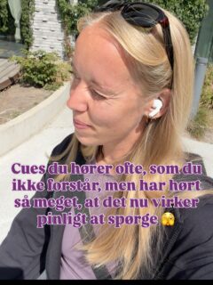 I går spurgte jeg min klient om hun “har husket at trække vejret” - mellem to øvelser.
Som jeg spørger om sådan ca. 15 gange i løbet af en session.
hun svarede “Ja” som hun plejer.
og 10 sekunder efter tilføjede hun:
“eller. altså. hvad mener du egentlig med det? hahaha du har kun spurgt mig til hver træning i 1,5 år men altså, hvad mener du?” 😅
Og til det må jeg bare sige:
Det er ALDRIG for sent at spørge efter en uddybning 😂
Når vi starter et forløb siger jeg 1000 ting til dig, som kan virke nyt, ligegyldigt, svært eller spændende.
Så det er helt naturligt, at nogle detaljer i mine spørgsmål først går op for dig efter 3 måneder. Eller 1,5 år.
Så næste gang din træner siger noget, du har hørt 700 gange, men er liiiiidt i tvivl om, så SPØRG! 😎
Også selvom du føler, du bør vide det.
Så... Husker du at trække vejret mellem dine øvelser?
Swipe og find ud af hvad jeg mener 💜
#personligtræner #onlinetræner #onlinecoach #coaching #bevægelsesglæde